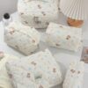 1Pc Cute Bear Floral Pattern Quilting Large Capacity Cosmetic Bag Fashionable Portable Makeup Bag Girls Travel Make Up Bag Multi Functional Storage Bag For Lipstick Sanitary Napkin Coins KeysHair Clips (1)