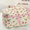 1Pc Set Strawberry Pattern Print Quilted Makeup Bag Lightweight Portable Travel Makeup Bag Makeup Bags Makeup Bag Set Large Capacity Multifunctional Cosmetic Organizer Wallet Pouch Cosmetics Storage Clu (3)